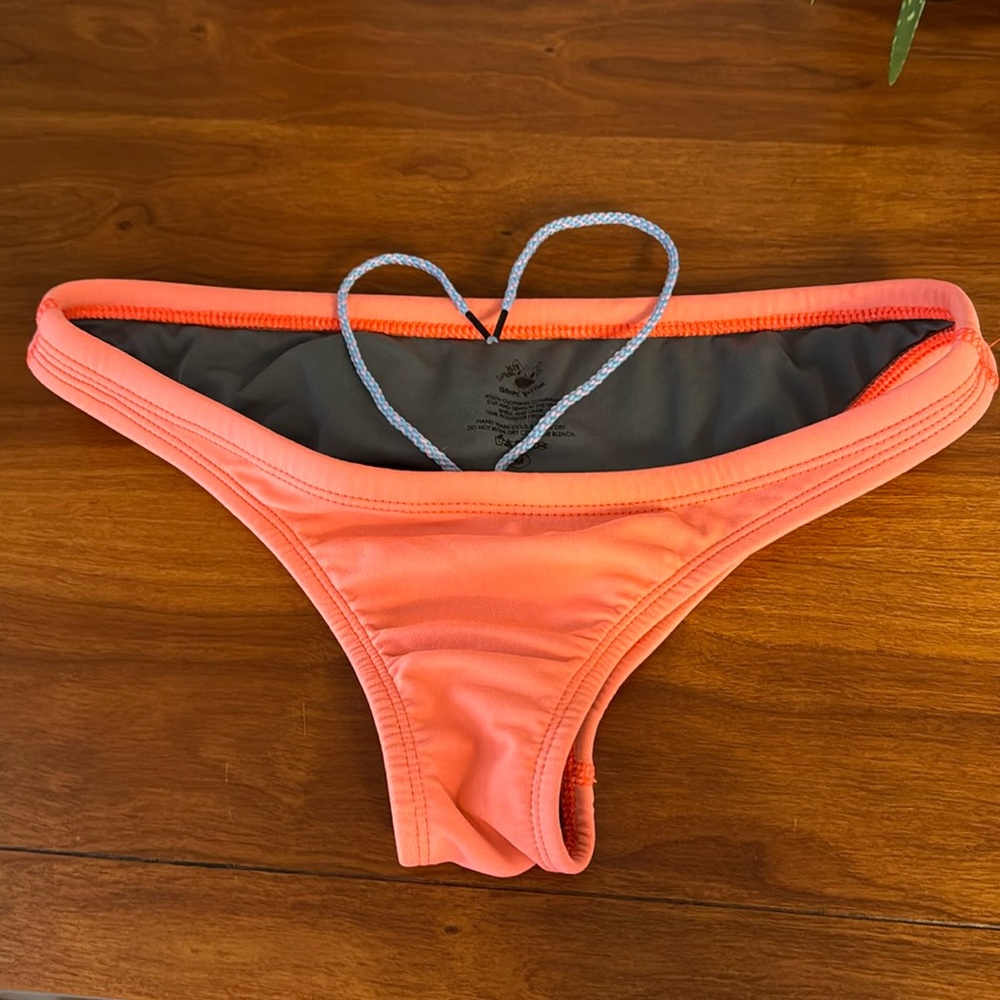 Jolyn Europe bottoms medium